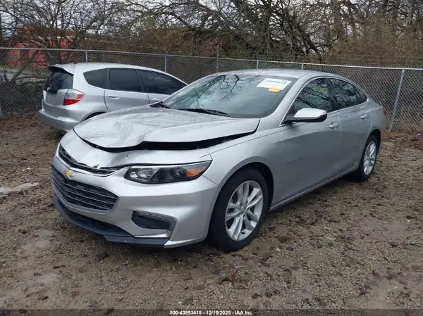 1G1ZD5ST3JF189718 2018 CHEVROLET MALIBU - Image 2