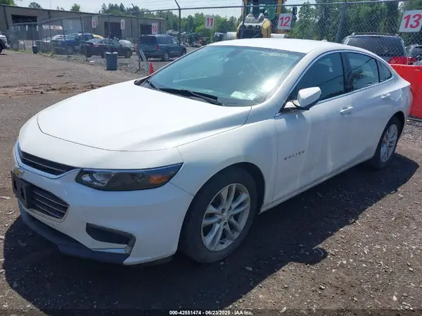 1G1ZD5ST3JF193977 2018 CHEVROLET MALIBU - Image 2