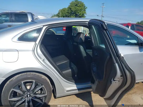 1G1ZD5ST3JF201110 2018 CHEVROLET MALIBU - Image 8