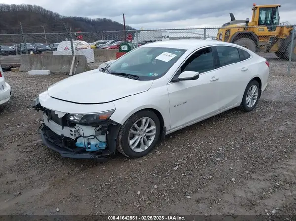 1G1ZD5ST3JF212737 2018 CHEVROLET MALIBU - Image 2