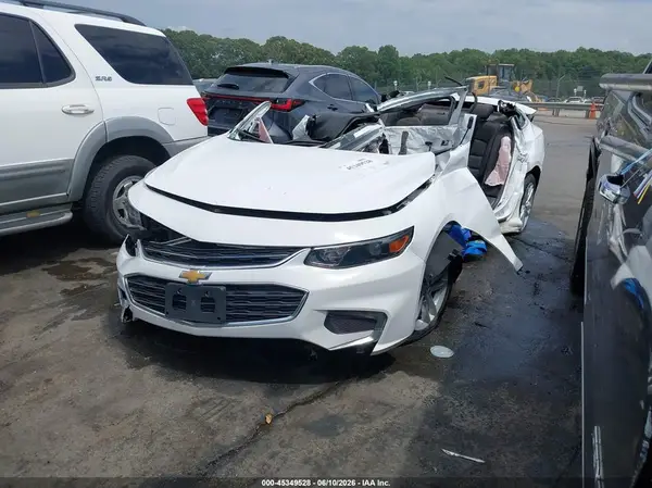 1G1ZD5ST3JF233295 2018 CHEVROLET MALIBU - Image 2