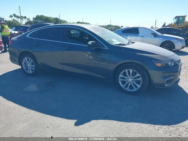 1G1ZD5ST3JF243762 2018 CHEVROLET MALIBU - Image 1