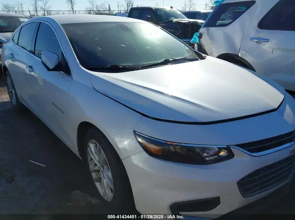 1G1ZD5ST3JF247035 2018 CHEVROLET MALIBU - Image 1