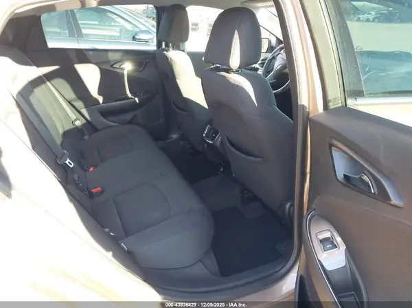 1G1ZD5ST3JF260044 2018 CHEVROLET MALIBU - Image 8