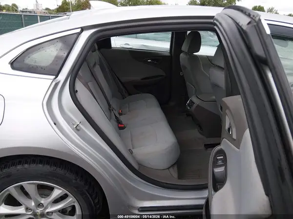 1G1ZD5ST3JF265664 2018 CHEVROLET MALIBU - Image 8