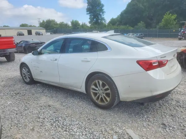 1G1ZD5ST3JF268256 2018 CHEVROLET MALIBU - Image 2