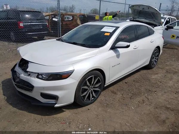1G1ZD5ST3JF271495 2018 CHEVROLET MALIBU - Image 2