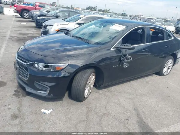 1G1ZD5ST3JF271674 2018 CHEVROLET MALIBU - Image 2