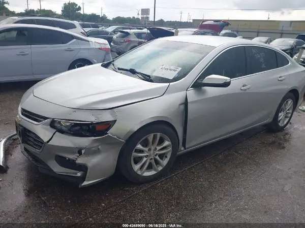 1G1ZD5ST3JF275062 2018 CHEVROLET MALIBU - Image 2