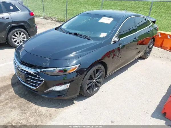 1G1ZD5ST3KF145025 2019 CHEVROLET MALIBU - Image 2