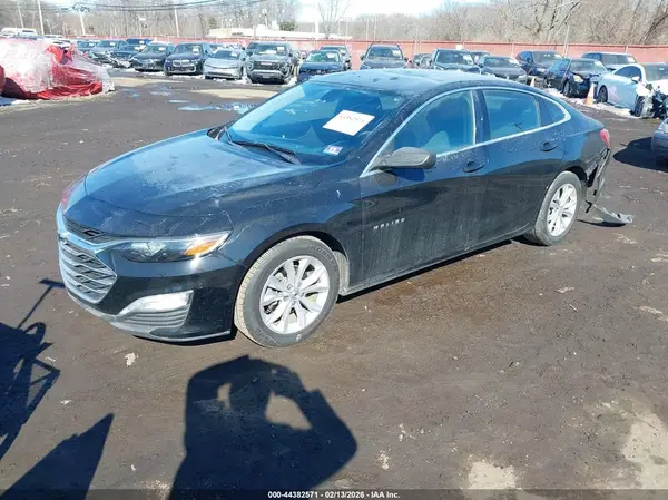 1G1ZD5ST3KF168868 2019 CHEVROLET MALIBU - Image 2