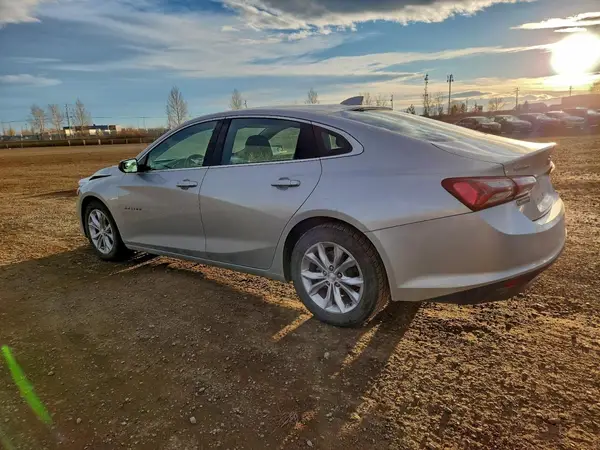 1G1ZD5ST3KF214411 2019 CHEVROLET MALIBU - Image 2