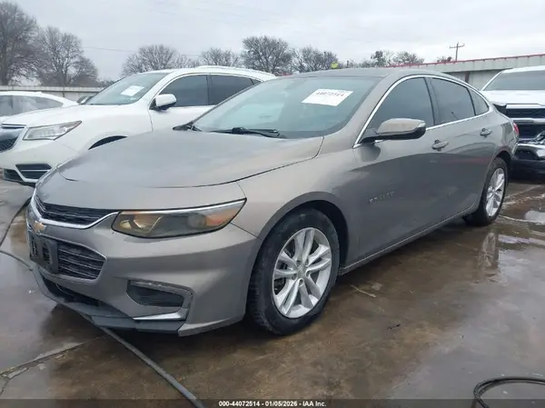 1G1ZD5ST4JF104028 2018 CHEVROLET MALIBU - Image 2