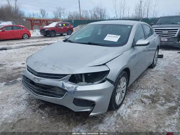 1G1ZD5ST4JF111299 2018 CHEVROLET MALIBU - Image 2