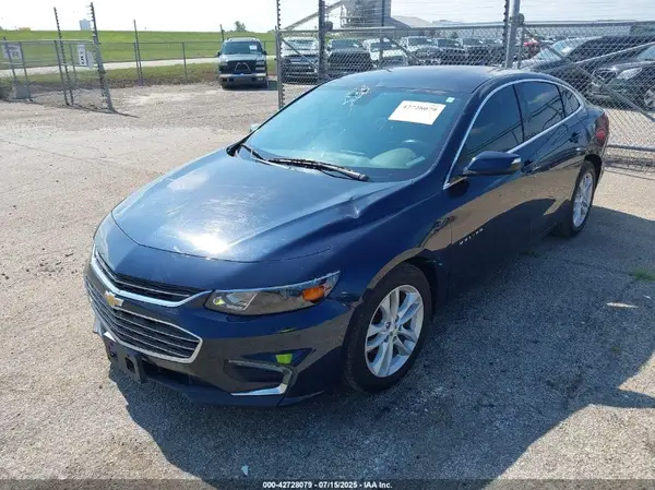 1G1ZD5ST4JF111724 2018 CHEVROLET MALIBU - Image 2