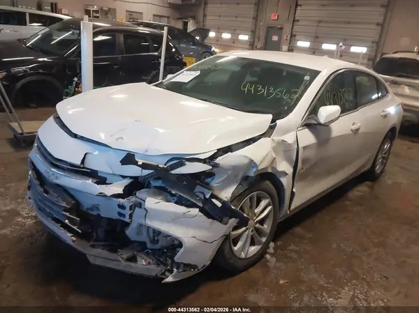 1G1ZD5ST4JF115238 2018 CHEVROLET MALIBU - Image 2