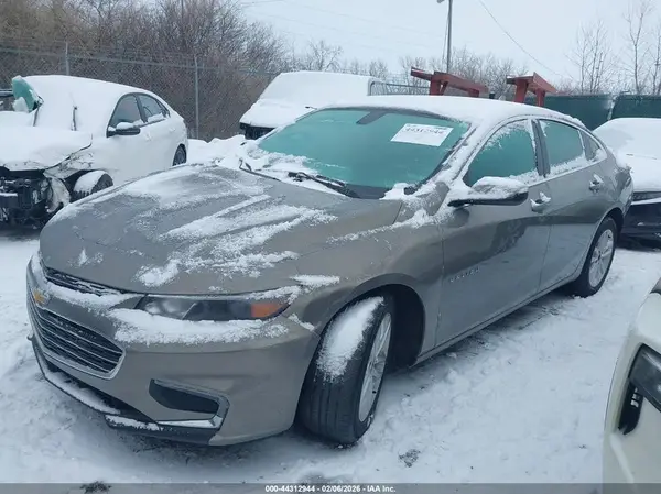 1G1ZD5ST4JF117023 2018 CHEVROLET MALIBU - Image 2