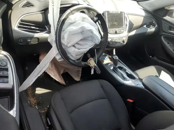 1G1ZD5ST4JF118267 2018 CHEVROLET MALIBU - Image 8