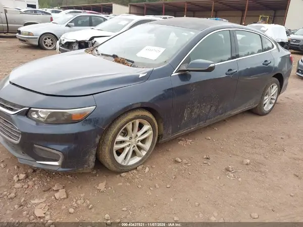 1G1ZD5ST4JF123923 2018 CHEVROLET MALIBU - Image 2