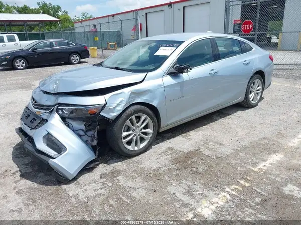 1G1ZD5ST4JF124439 2018 CHEVROLET MALIBU - Image 2