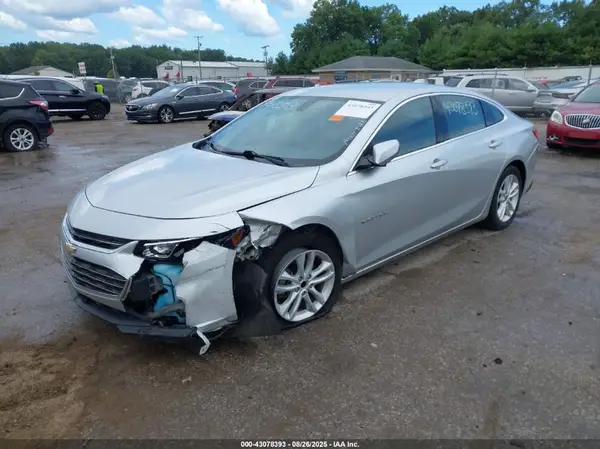 1G1ZD5ST4JF129477 2018 CHEVROLET MALIBU - Image 2