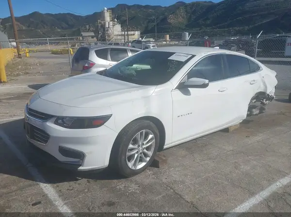 1G1ZD5ST4JF129611 2018 CHEVROLET MALIBU - Image 2