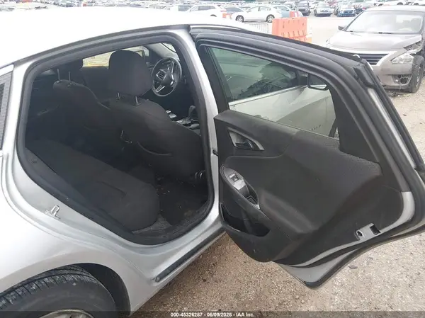 1G1ZD5ST4JF129639 2018 CHEVROLET MALIBU - Image 8
