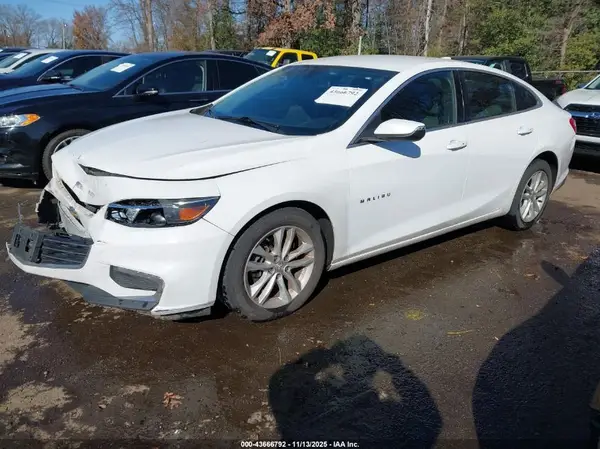 1G1ZD5ST4JF135649 2018 CHEVROLET MALIBU - Image 2