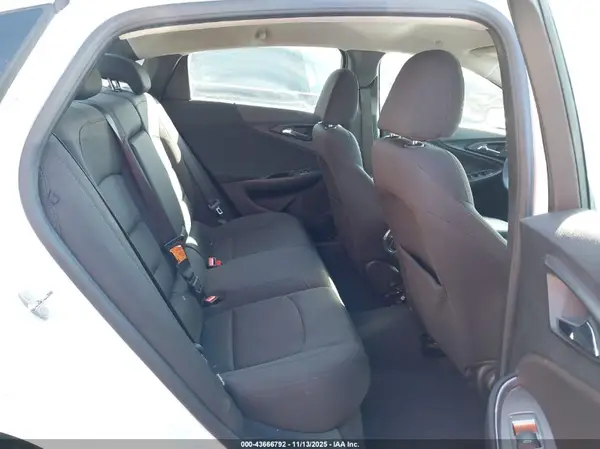 1G1ZD5ST4JF135649 2018 CHEVROLET MALIBU - Image 8