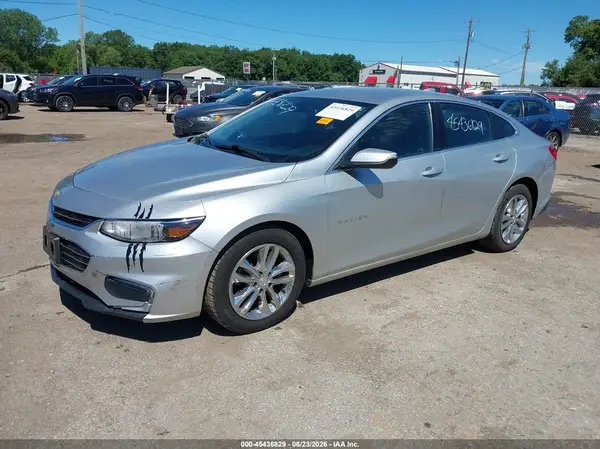 1G1ZD5ST4JF137787 2018 CHEVROLET MALIBU - Image 2