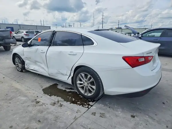 1G1ZD5ST4JF138325 2018 CHEVROLET MALIBU - Image 2