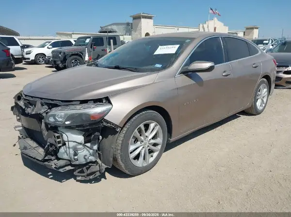 1G1ZD5ST4JF139989 2018 CHEVROLET MALIBU - Image 2