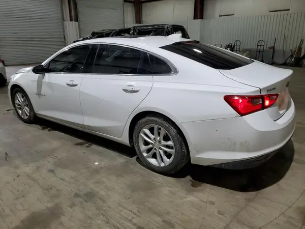 1G1ZD5ST4JF142973 2018 CHEVROLET MALIBU - Image 2