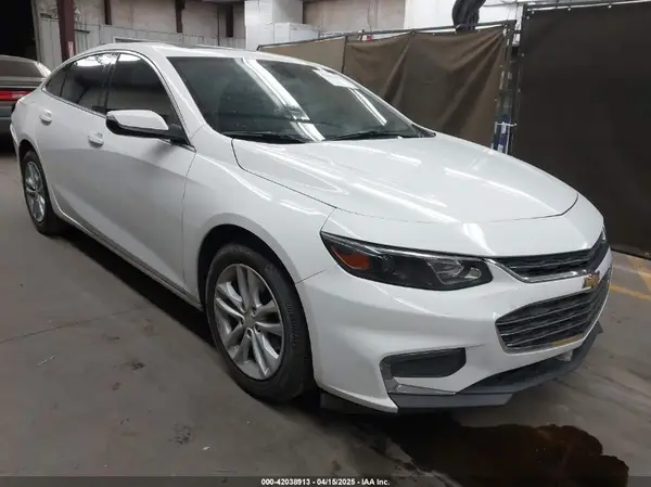 1G1ZD5ST4JF144318 2018 CHEVROLET MALIBU - Image 1