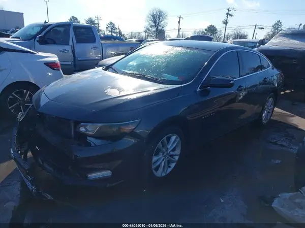 1G1ZD5ST4JF156582 2018 CHEVROLET MALIBU - Image 2