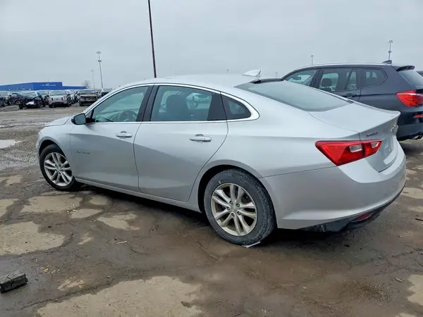 1G1ZD5ST4JF174404 2018 CHEVROLET MALIBU - Image 2