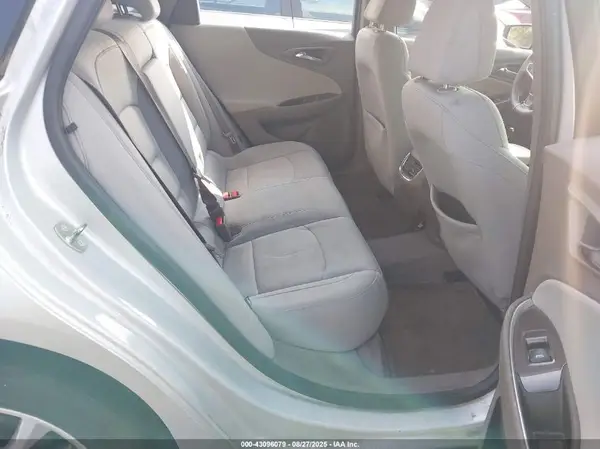 1G1ZD5ST4JF181630 2018 CHEVROLET MALIBU - Image 8