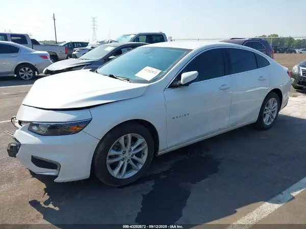 1G1ZD5ST4JF197794 2018 CHEVROLET MALIBU - Image 2