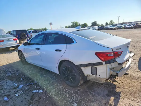 1G1ZD5ST4JF203075 2018 CHEVROLET MALIBU - Image 2
