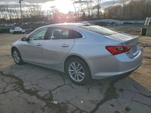1G1ZD5ST4JF206932 2018 CHEVROLET MALIBU - Image 2