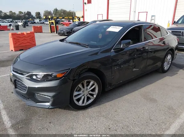 1G1ZD5ST4JF212598 2018 CHEVROLET MALIBU - Image 2