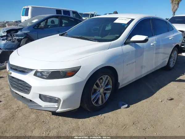 1G1ZD5ST4JF223746 2018 CHEVROLET MALIBU - Image 2