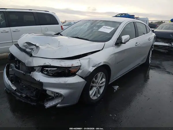 1G1ZD5ST4JF227814 2018 CHEVROLET MALIBU - Image 2