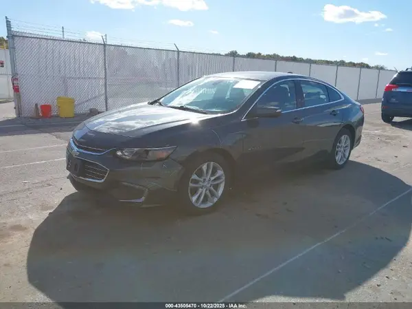 1G1ZD5ST4JF237792 2018 CHEVROLET MALIBU - Image 2