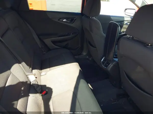 1G1ZD5ST4JF240627 2018 CHEVROLET MALIBU - Image 8