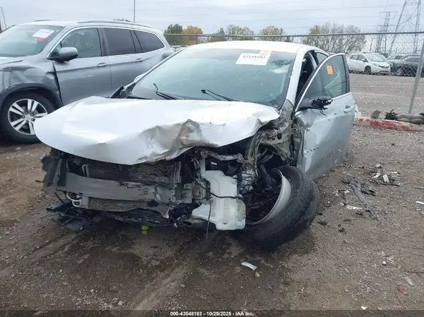 1G1ZD5ST4JF244094 2018 CHEVROLET MALIBU - Image 2