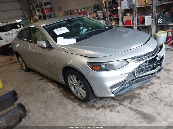 1G1ZD5ST4JF246881 2018 CHEVROLET MALIBU - Image 1