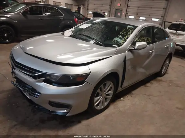 1G1ZD5ST4JF246881 2018 CHEVROLET MALIBU - Image 2