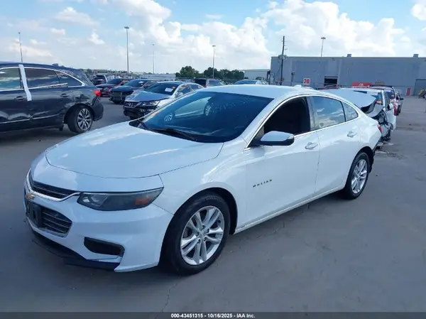 1G1ZD5ST4JF250445 2018 CHEVROLET MALIBU - Image 2