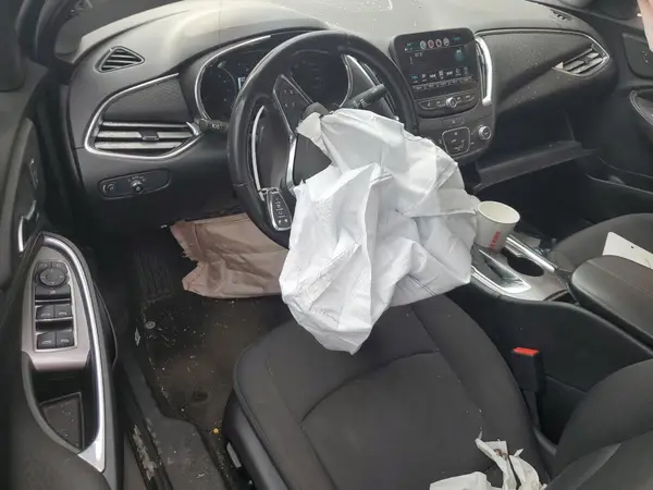 1G1ZD5ST4JF250560 2018 CHEVROLET MALIBU - Image 8